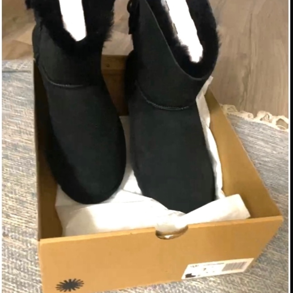 UGH Boot - Picture 2 of 3